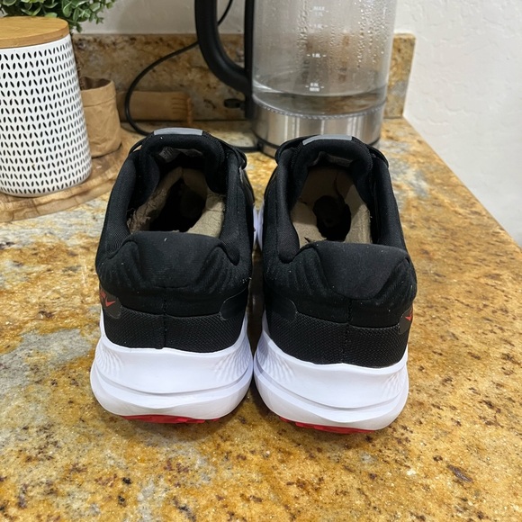 Nike Quest 5 size 10.5 - Picture 4 of 9